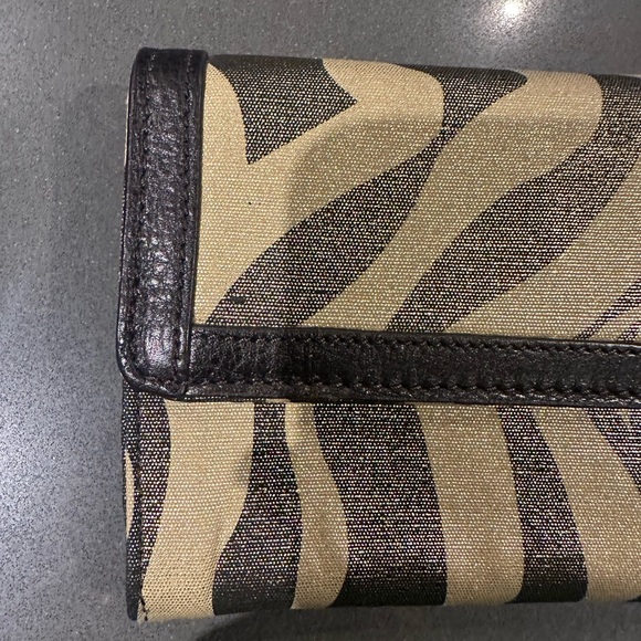 Vintage Charles David wristlet or clutch - Picture 7 of 15